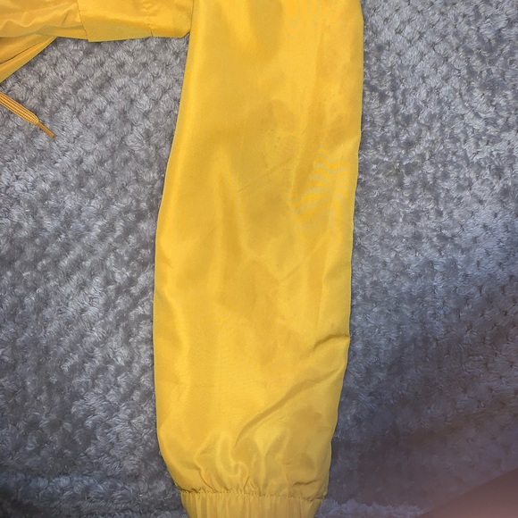 H&M yellow rain jacket with drawstring - Picture 8 of 9
